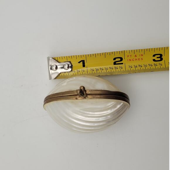 Antique Victorian Mother of Pearl Shell Trinket Box Brass Hinged Jewelry Holder - Picture 8 of 9